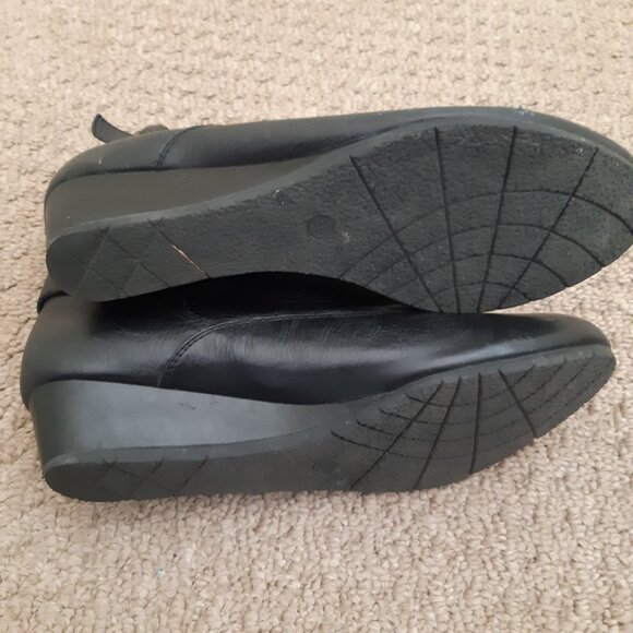 Black Leather Ankle Boots with Rounded Toe - Picture 6 of 6